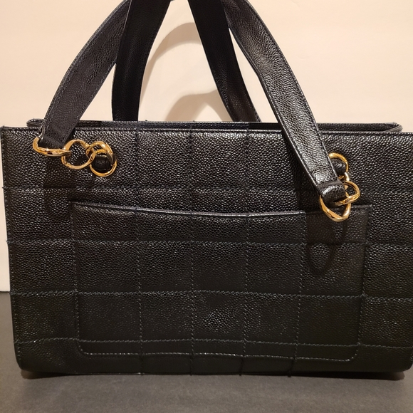 CHANEL Shoulder Bag - Picture 3 of 11